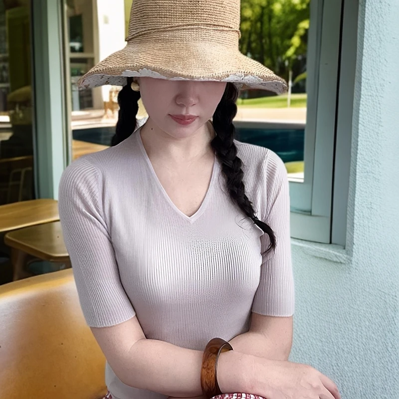 霞霞推荐！ 解锁夏日风情 ：修身不紧身V领针织中袖上衣