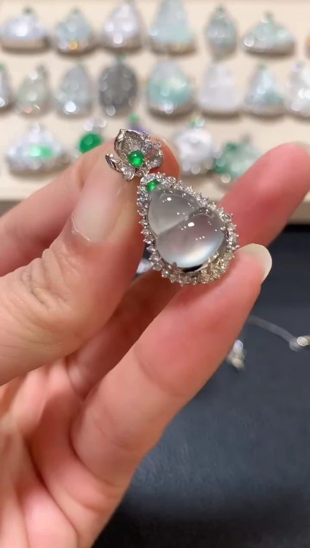 吊坠(不含链)18K金镶嵌翡翠n5