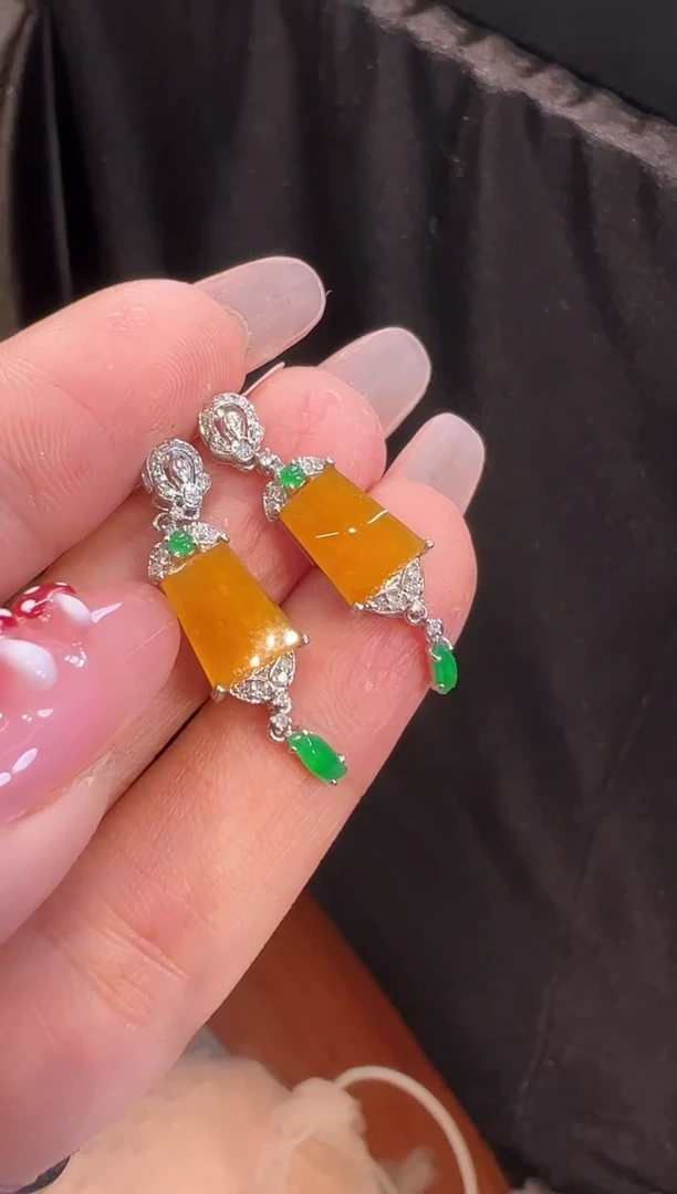 【闪购商品】翡翠耳饰18K金镶嵌耳饰