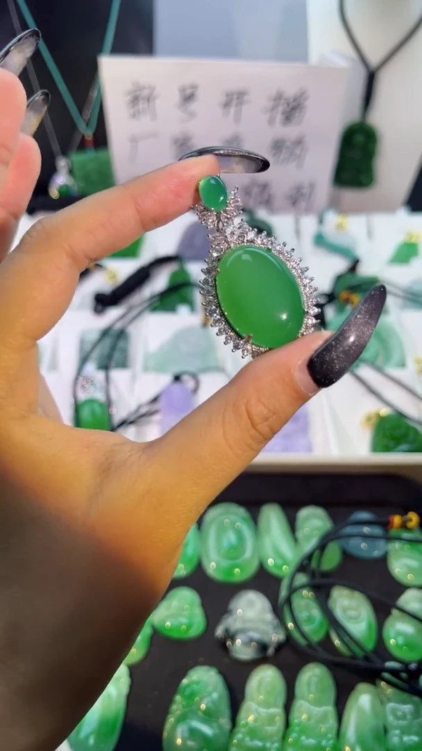 【闪购商品】翡翠手串银S925镶嵌翡翠颈饰925银镶嵌天然翡翠吊坠