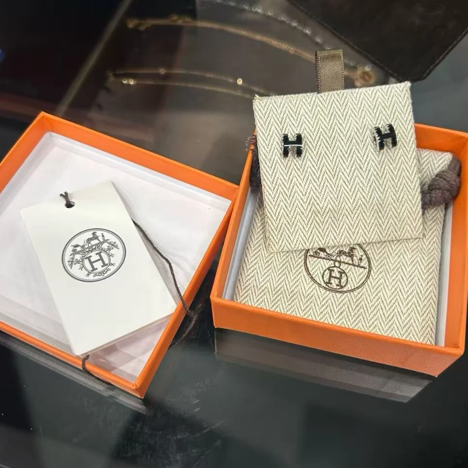 未使用 Hermes/爱马仕  【小池专属】H耳钉黑银