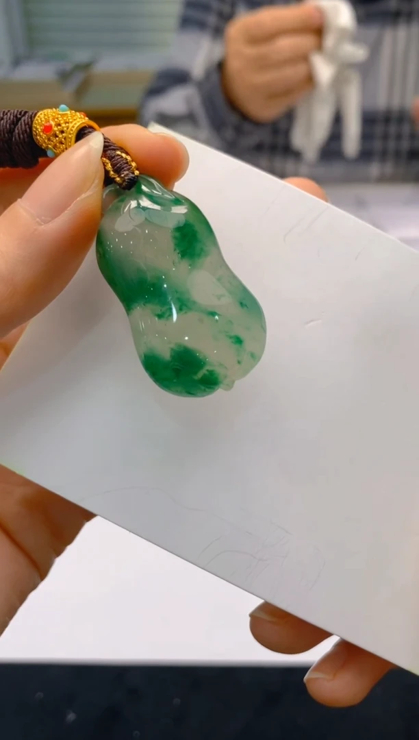 【闪购商品】石英质玉颈饰未镶嵌360
