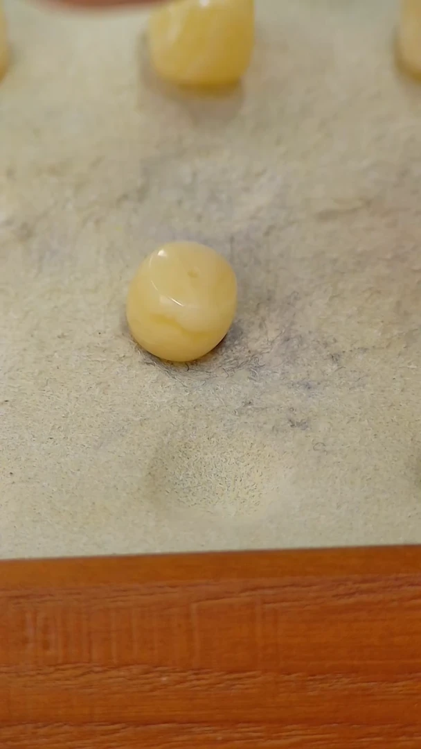 【闪购商品】蜜蜡裸石未镶嵌俄料直切9.1*7.7mm0.44克