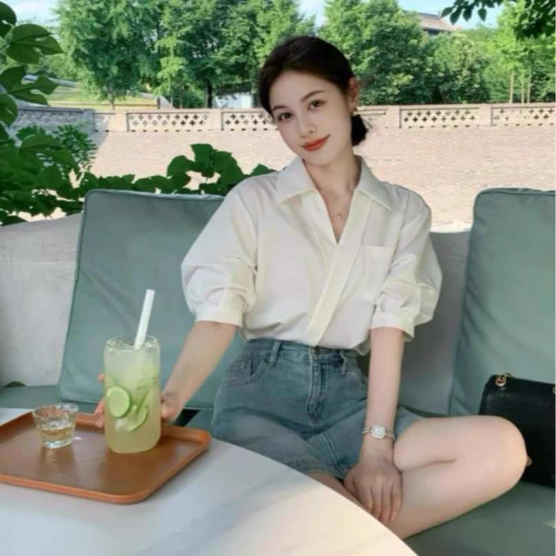 【全额运费补贴】白色V领短袖衬衫法式复古宽松显瘦时尚泡泡袖9009