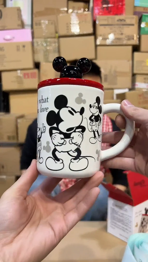 【闪购商品】杯原盒米奇手稿带盖杯