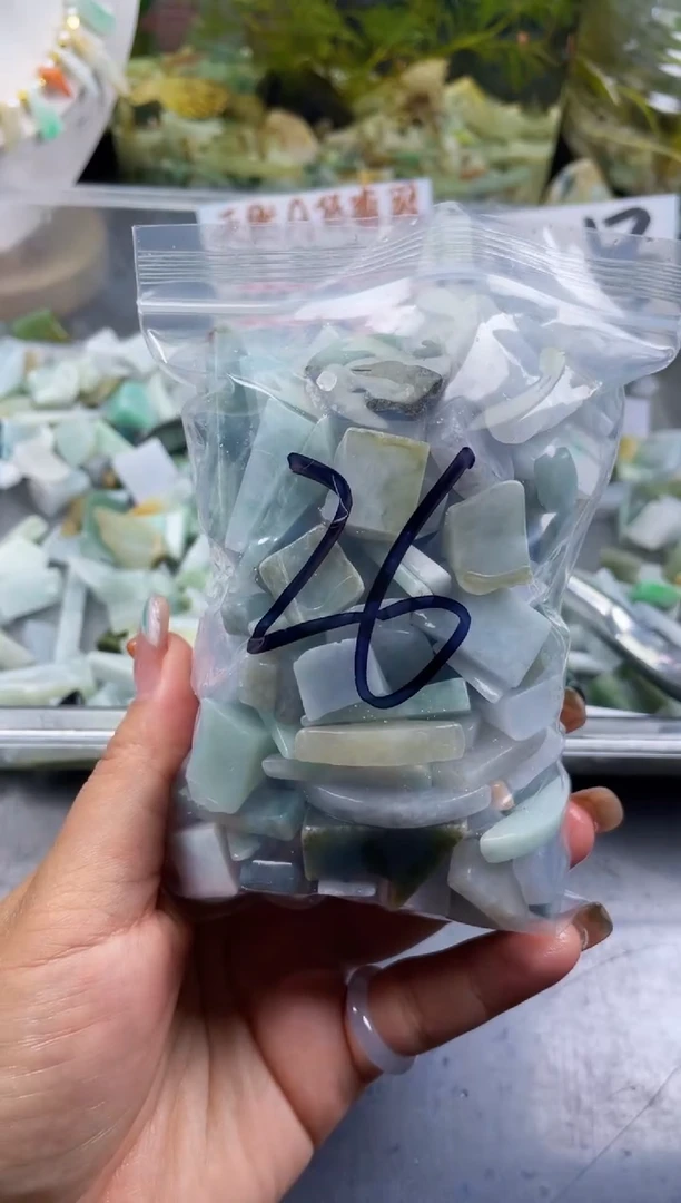 配石翡翠天然翡翠小号500克26