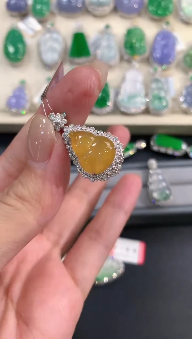 翡翠18K金镶嵌吊坠(不含链)春日珠宝q124