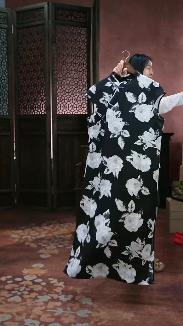 黑玫瑰花棉麻长款旗袍