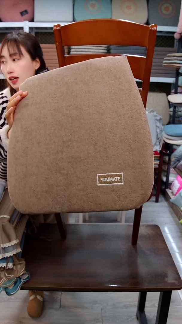 布平绒刺绣：咖色8个