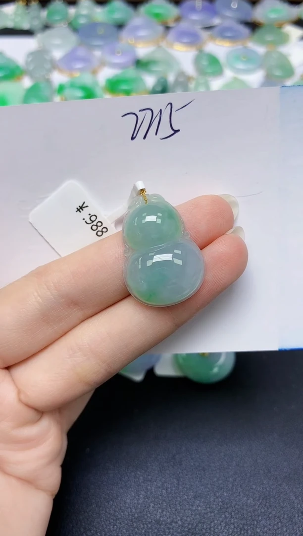 翡翠18K金镶嵌颈饰天然缅甸翡翠A货