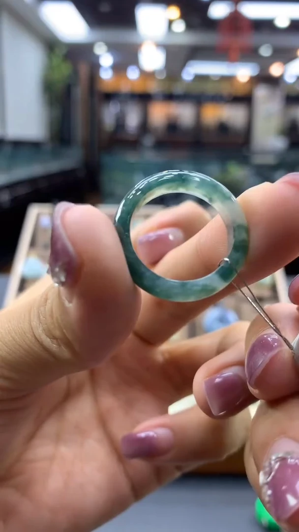 翡翠戒指未镶嵌戒圈