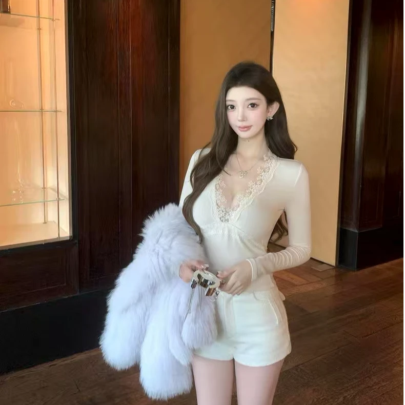 短款长袖拼接通勤T恤连体镂空V领蕾丝网红时尚小众炸街高级感女装