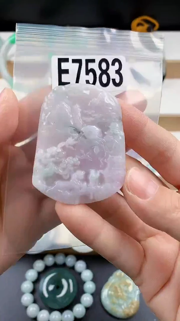 颈饰未镶嵌翡翠天然翡翠吊坠挂件