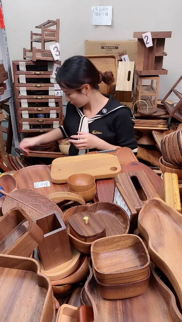 木 南美胡桃木带圆孔菜板29*17*2cm