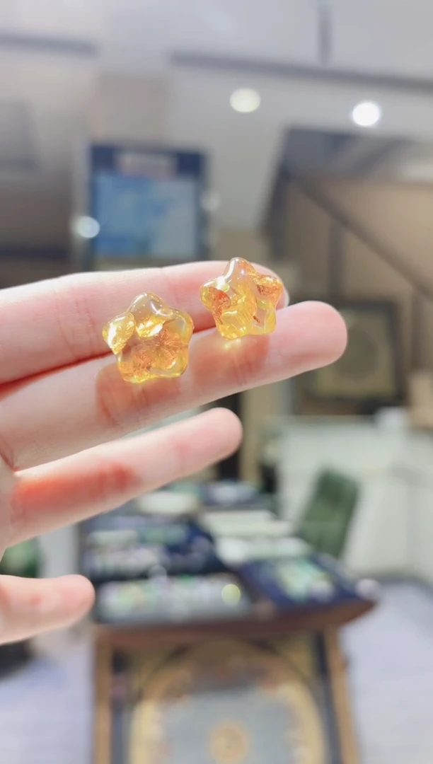 【闪购商品】琥珀裸石未镶嵌花珀星星耳饰