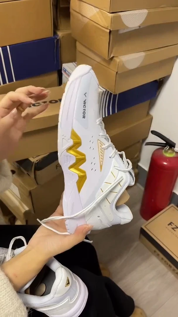 威克多正品微瑕  11  8500ii A  41码号