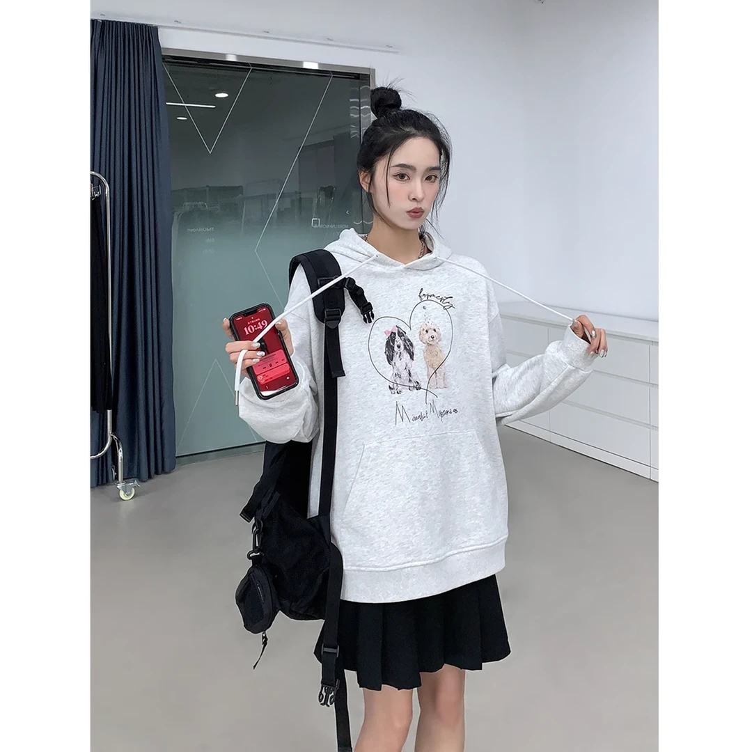 SIXI四喜家春季 无胶感趣味 狗狗印花连帽卫衣女宽松套头显瘦外套