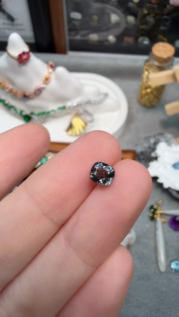 裸石尖晶石黑武士1ct-A600-1p