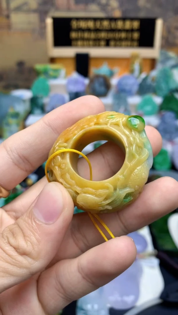 未镶嵌挂件翡翠走****狼天然A货翡翠