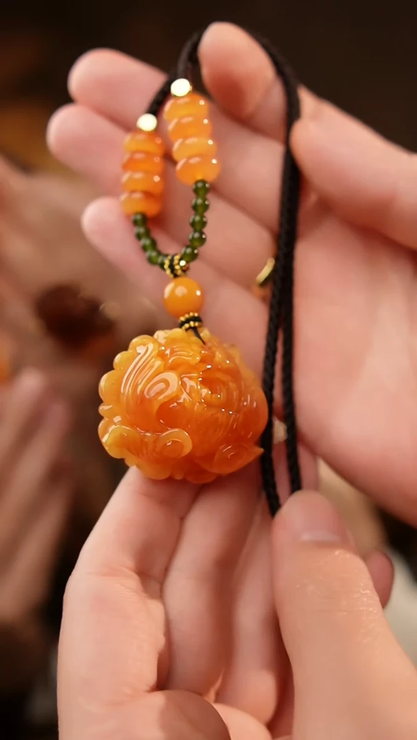 琥珀项链未镶嵌牡丹花项链