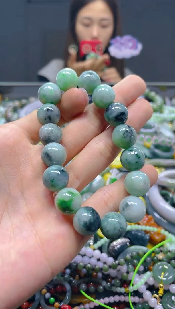 颈饰未镶嵌翡翠12MM/Q/翡翠A货，一件也是批发价