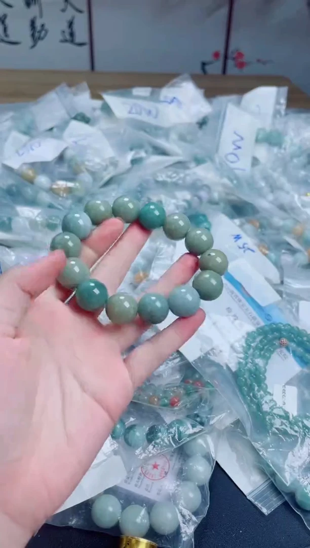 定制翡翠未镶嵌珠串
