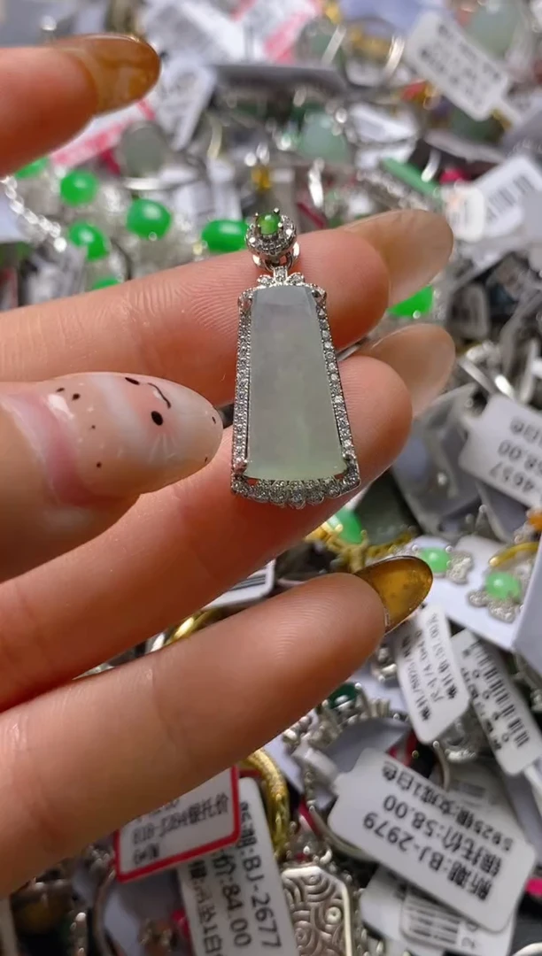 银S925镶嵌戒指翡翠百内无证书