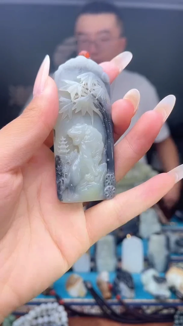 未镶嵌和田玉挂件1