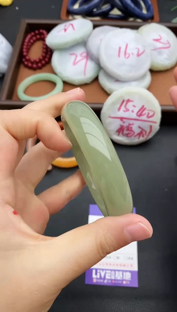 未镶嵌手镯石英质玉92+57/58