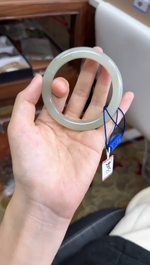 未镶嵌手镯和田玉1