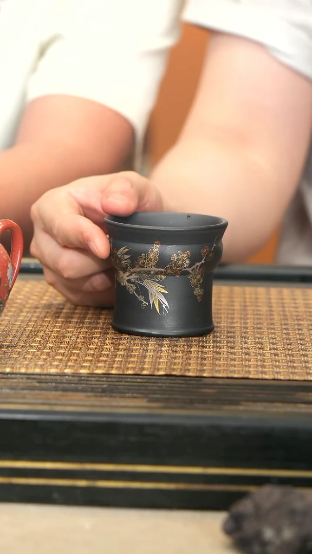 茶壶紫砂LJY34《主人杯》黑料金银彩