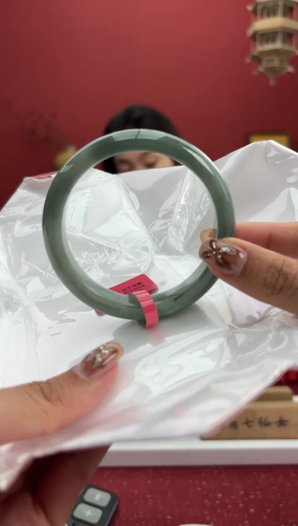 【闪购商品】翡翠手镯未镶嵌13手镯