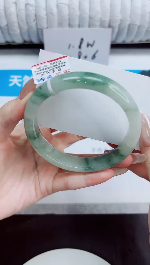 未镶嵌手镯石英质玉215/65