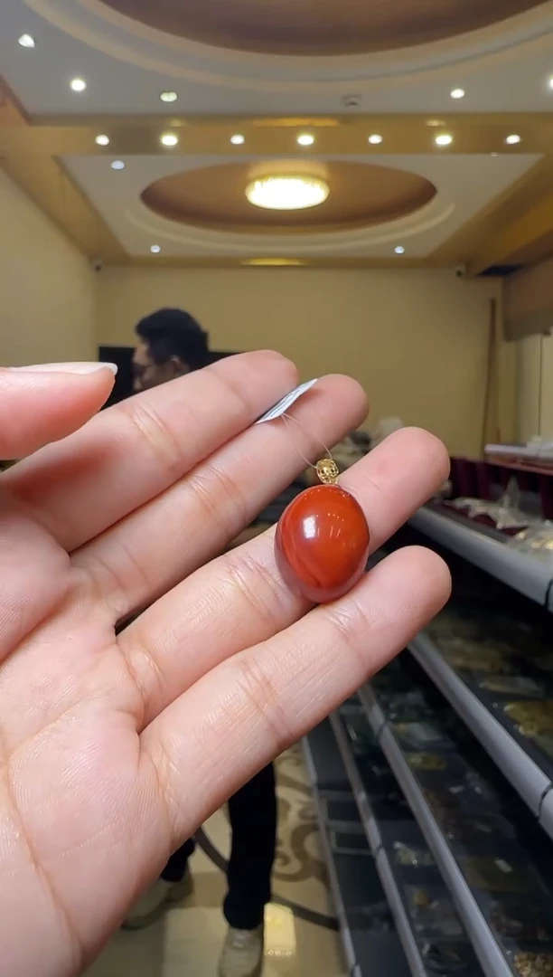 【闪购商品】南红玛瑙吊坠(不含链)18K金镶嵌南红玛瑙蛋面18K金吊坠