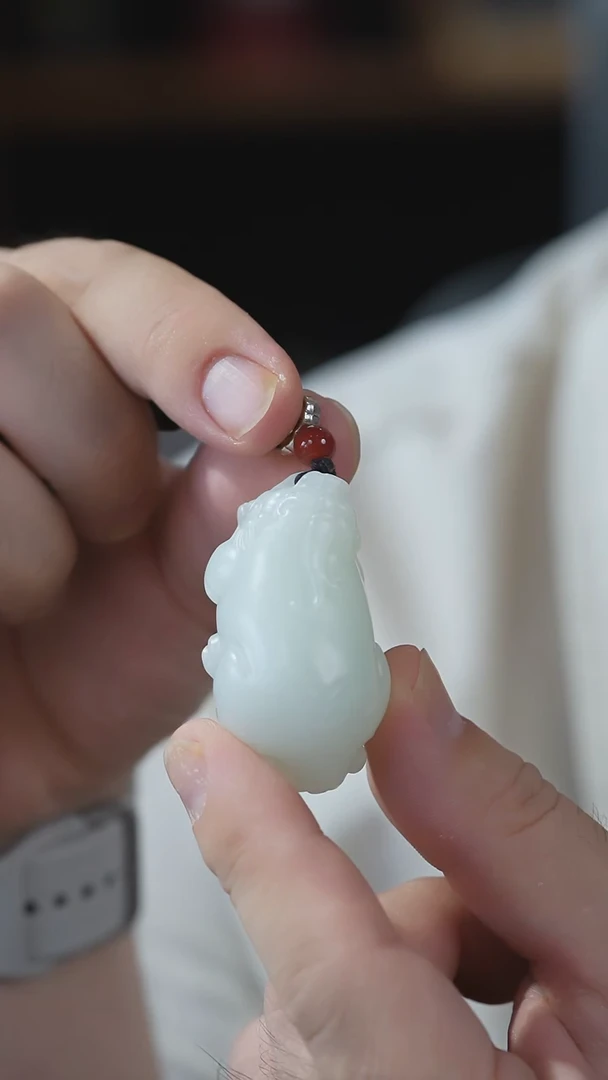 和田玉未镶嵌颈饰貔貅