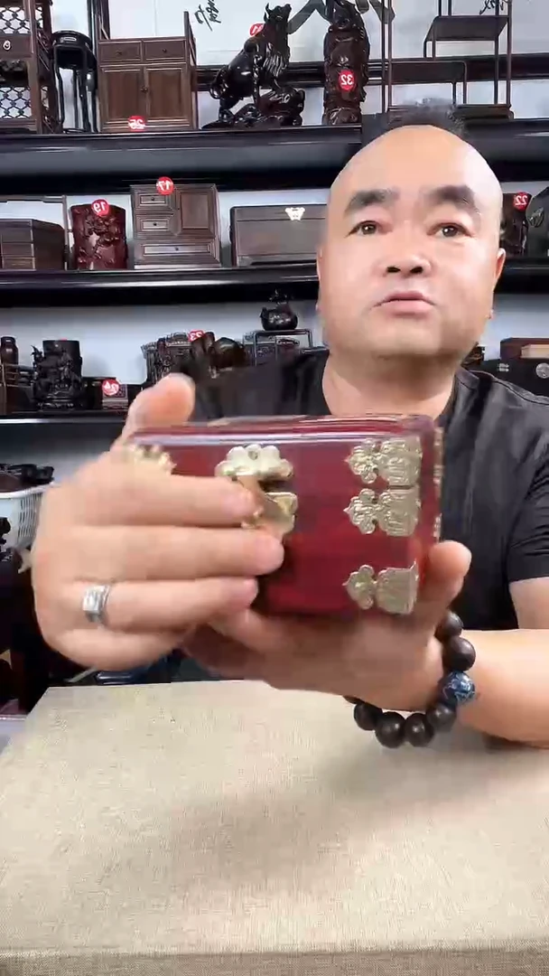 木瑕疵正方盒老李红木工艺品
