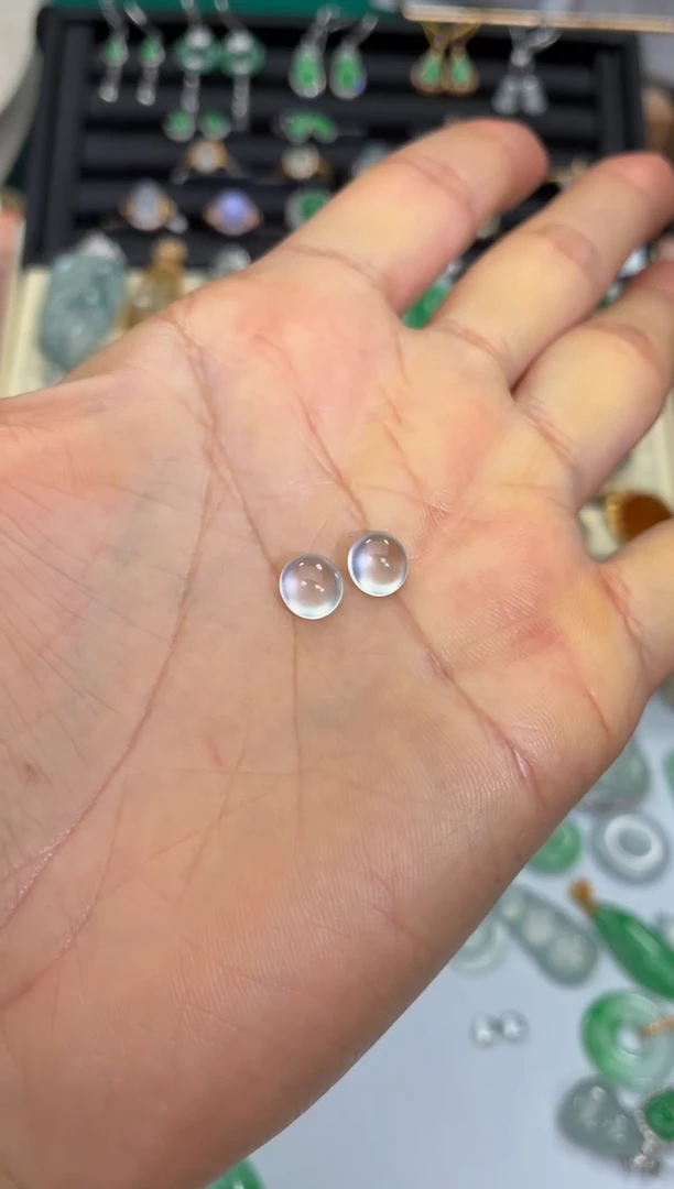 颈饰18K金镶嵌翡翠天然翡翠A货