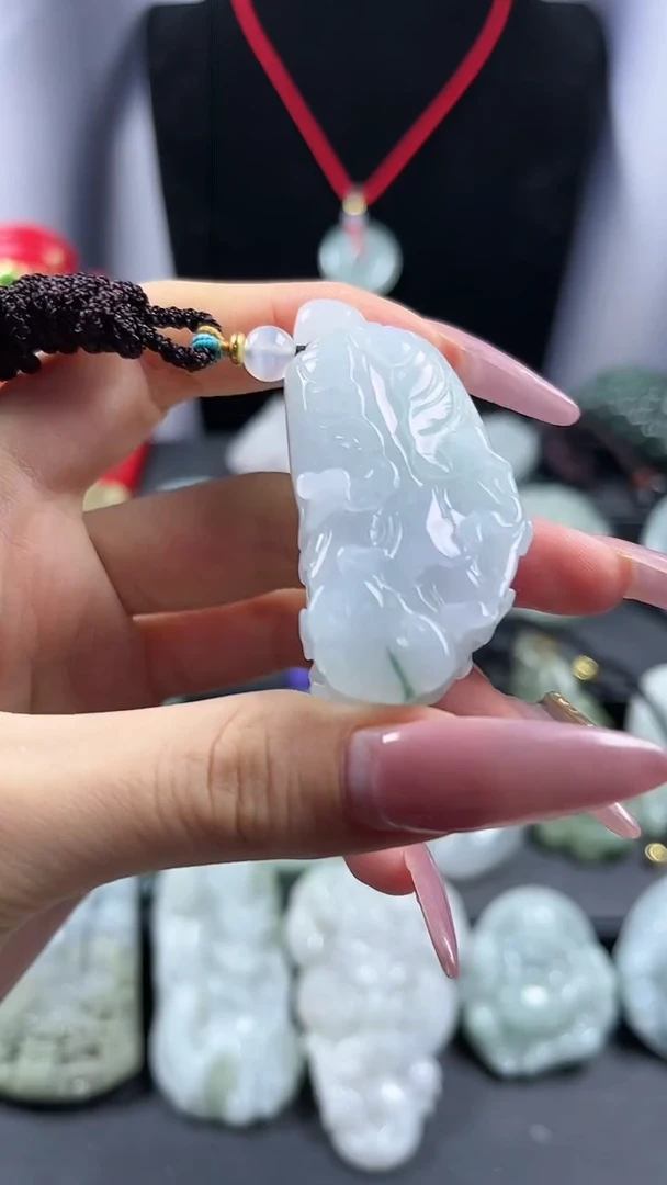 【闪购商品】翡翠颈饰未镶嵌小白菜