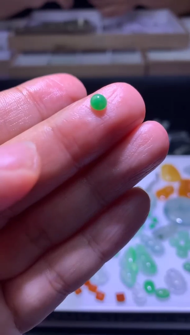 未镶嵌定制翡翠毛货