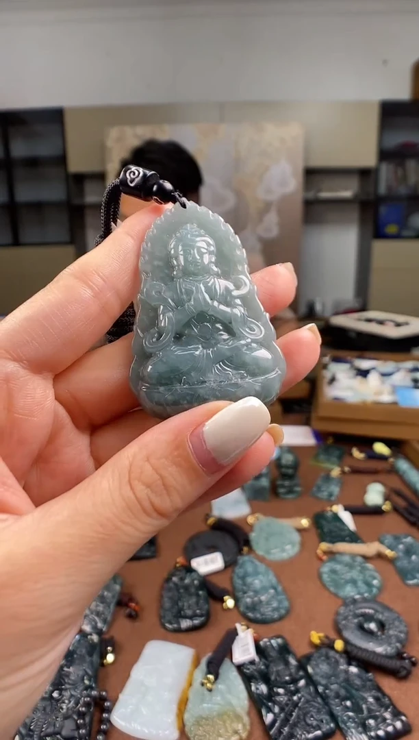 颈饰未镶嵌翡翠多样性发其一