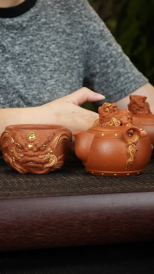 紫砂茶宠山****司醒狮描金组合
