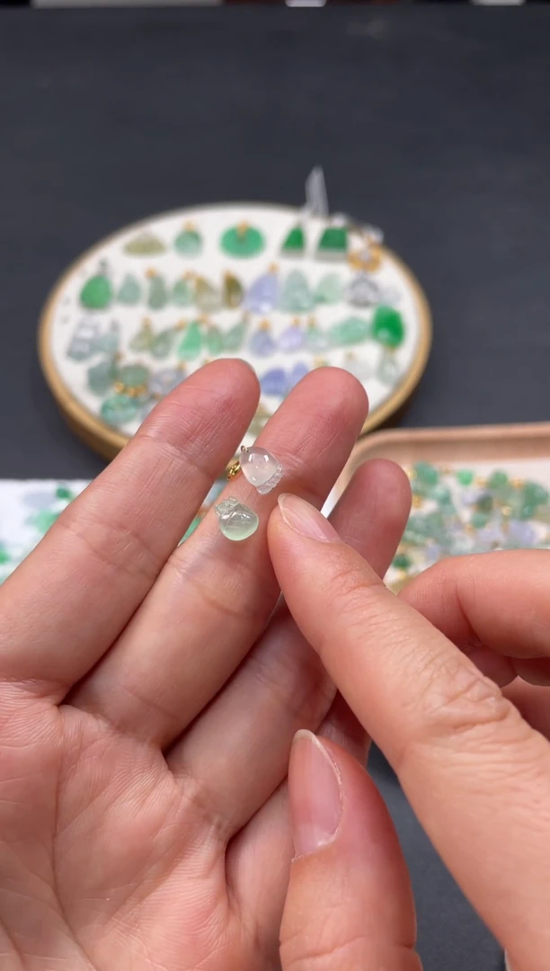 吊坠(不含链)18K金镶嵌翡翠2个JK243