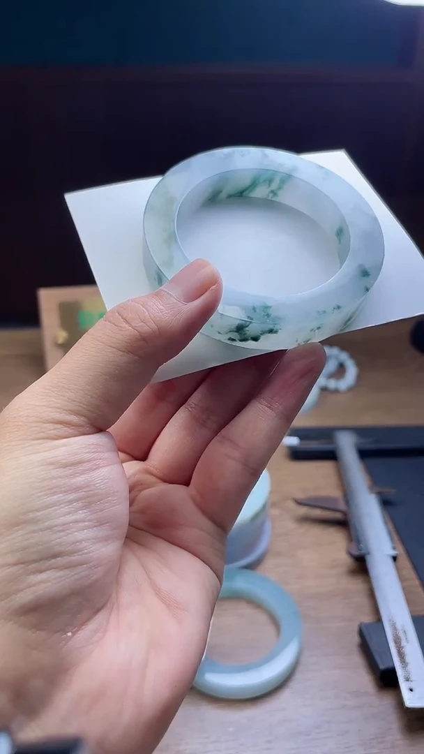 未镶嵌手镯定制翡翠流*定制