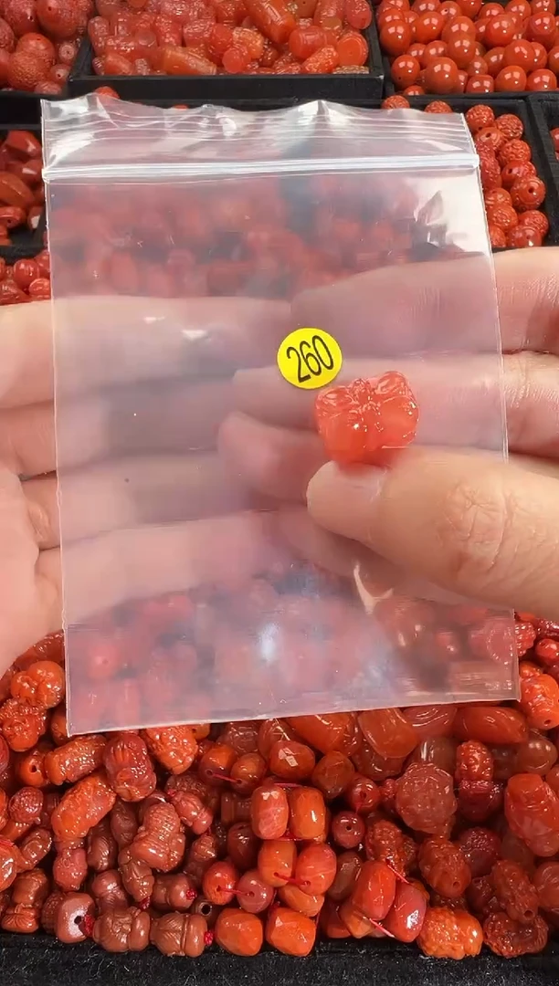 颈饰未镶嵌南红玛瑙1