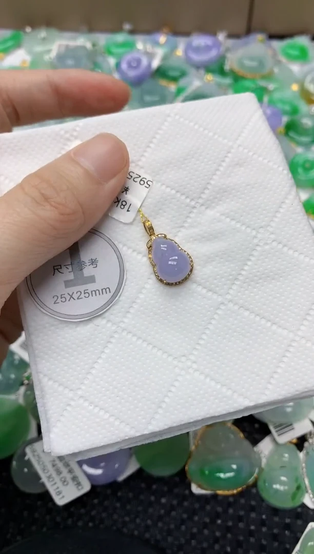翡翠18K金镶嵌颈饰111111111