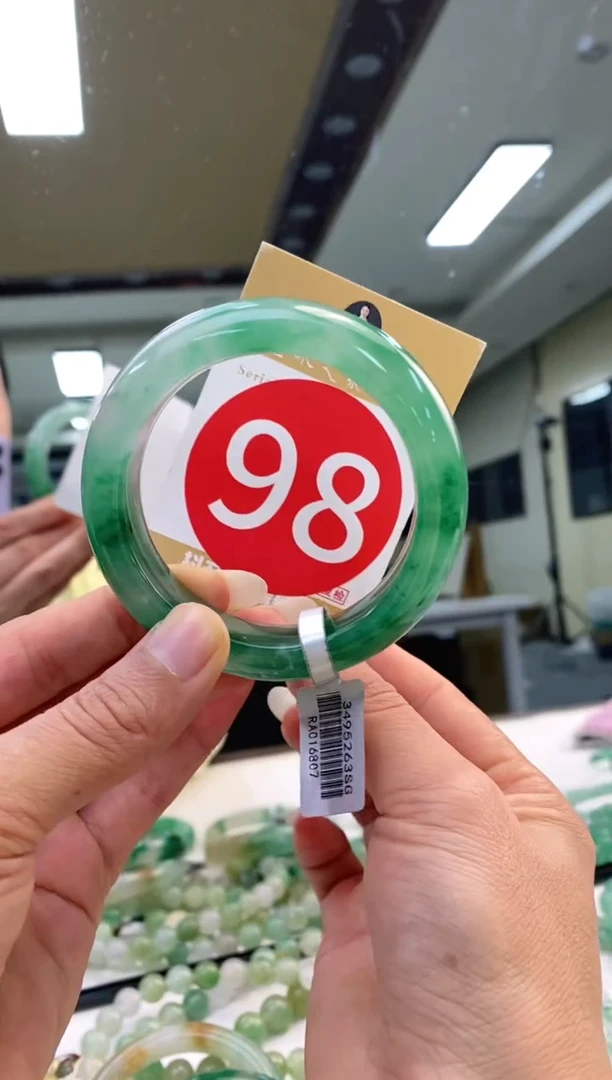 未镶嵌手镯石英质玉52+98