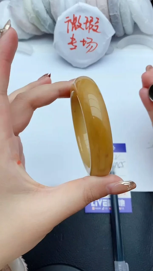 【闪购商品】石英质玉手镯未镶嵌52+54/55