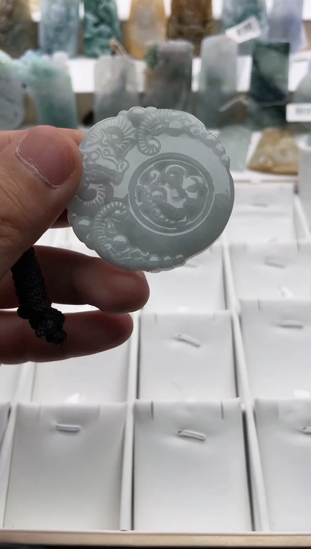 【闪购商品】翡翠颈饰未镶嵌..../1/18/ 257
