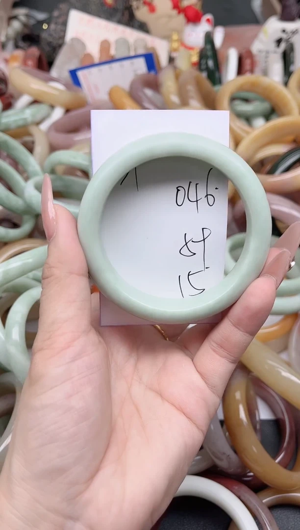 未镶嵌手镯石英质玉046