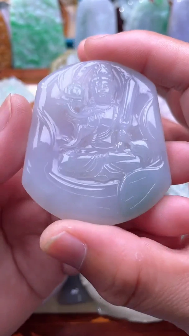 翡翠未镶嵌颈饰虚空藏